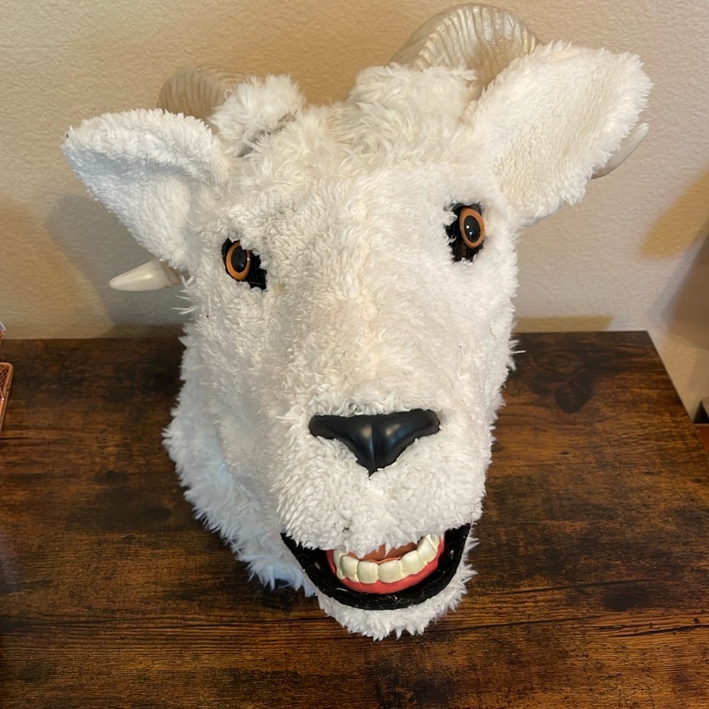 Lamb Moving Jaw Mask
